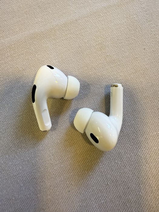 AirPods Pro 2 cu Magsafe Charging Case FAKE Made In China