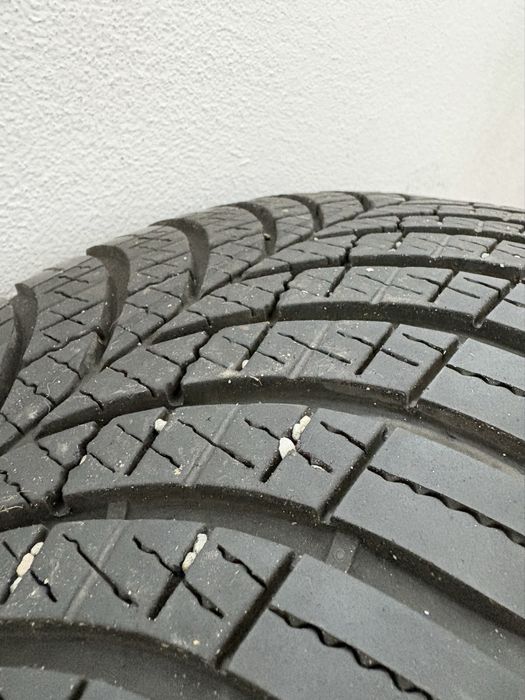 Vand 2 cauciucuri GoodYear 235 65 17 108W dot 1123
