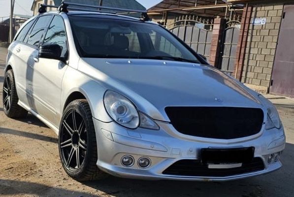 Продам запчасти на Mercedes Benz R class 350
