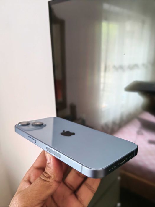 Продавам 2бр IPhone 14 128gb