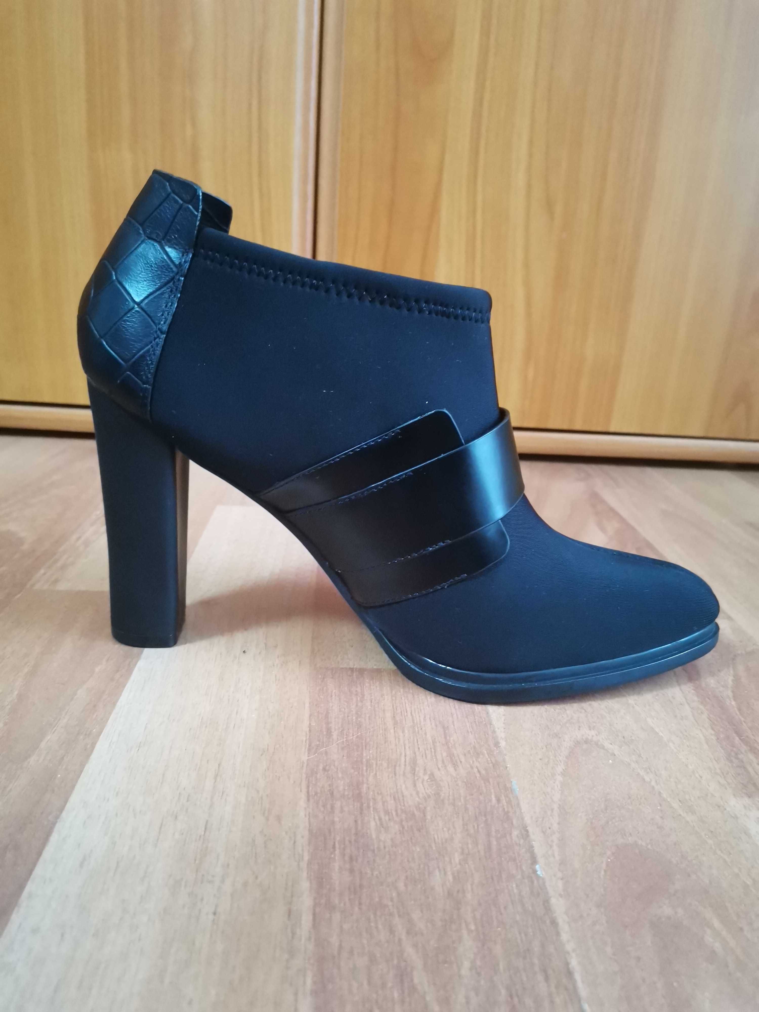 Calvin Klein botine negre