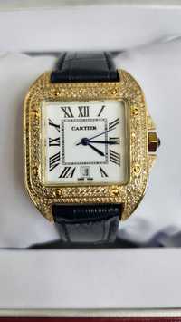 Золотые часы Cartier с бриллиантами.