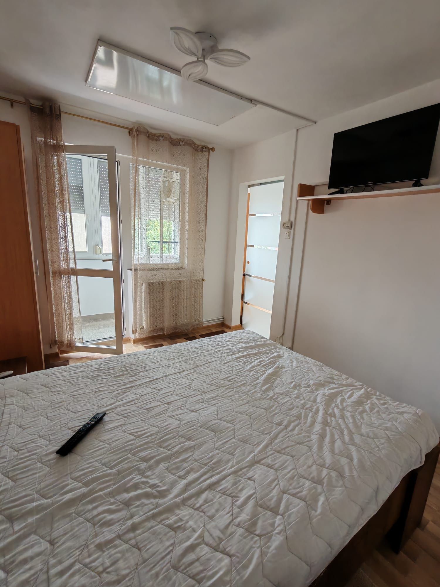 De închiriat apartament 2 camere