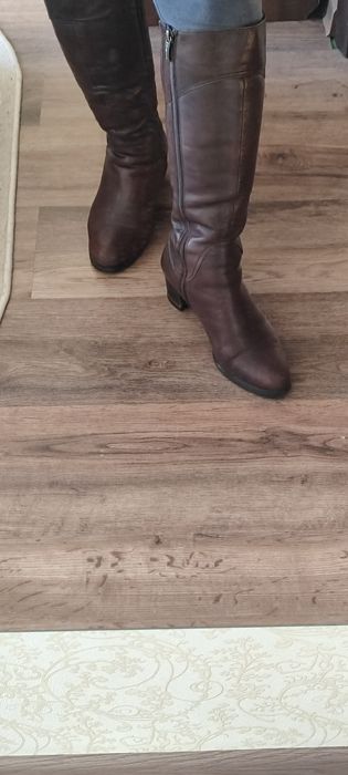 Продам зимние женские сапоги