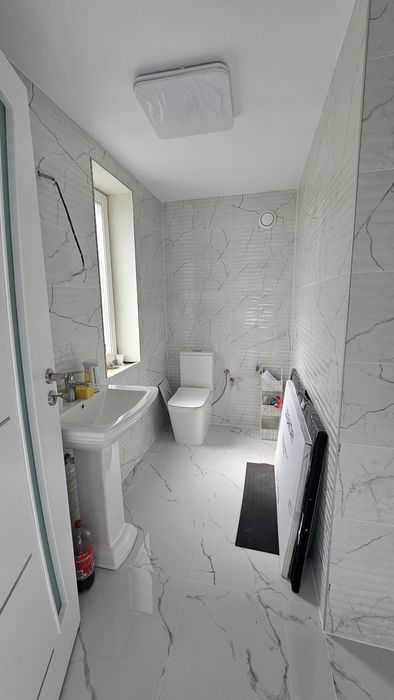 Amenajari interioare complete (zugraveli,glet,gresie,faianta,parchet)