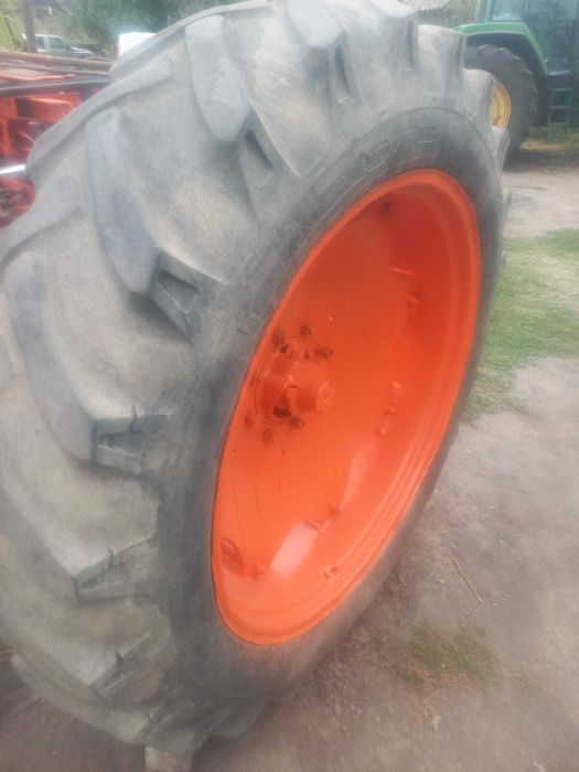 vand roata spate tractor U 650 cu cauciuc si camera noua 1400/38