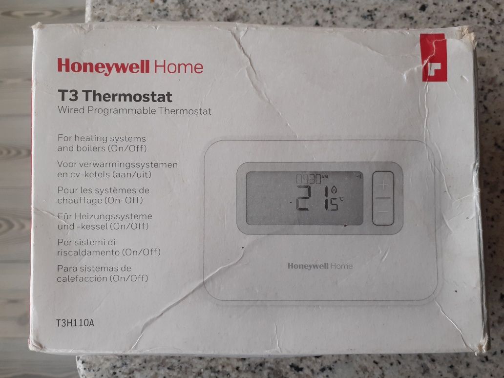 Termostat programabil Honeywell Home cu fir