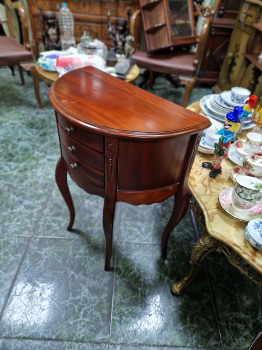 Уникална антикварна английска конзолна масичка