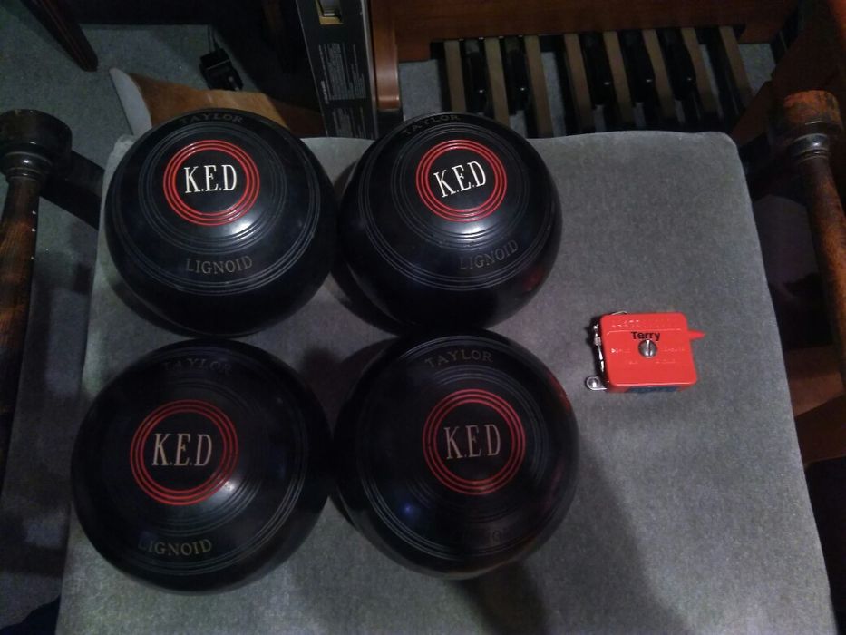 Bile bowling iarba thomas taylor