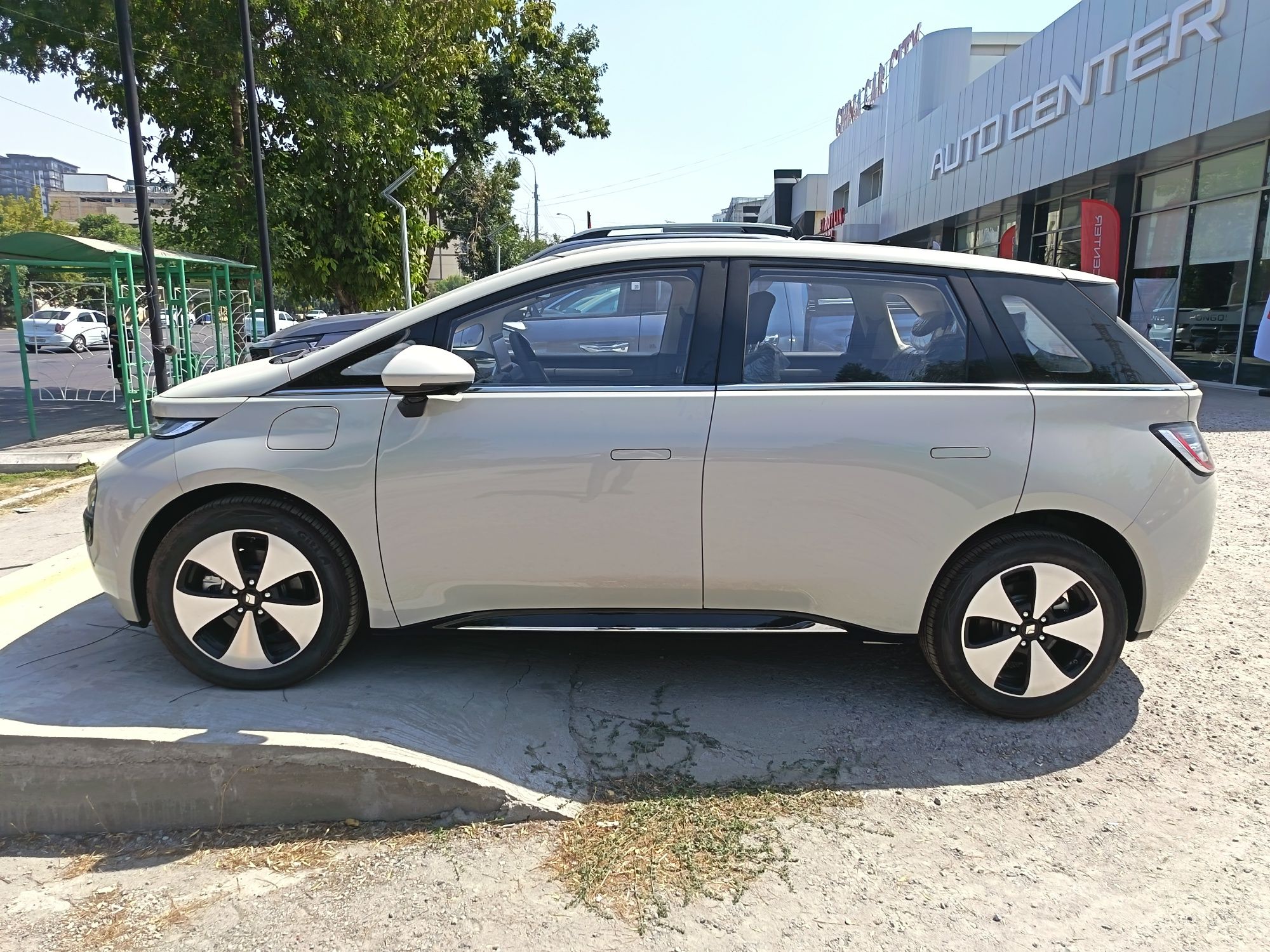 wuling baojun cloud 2024
