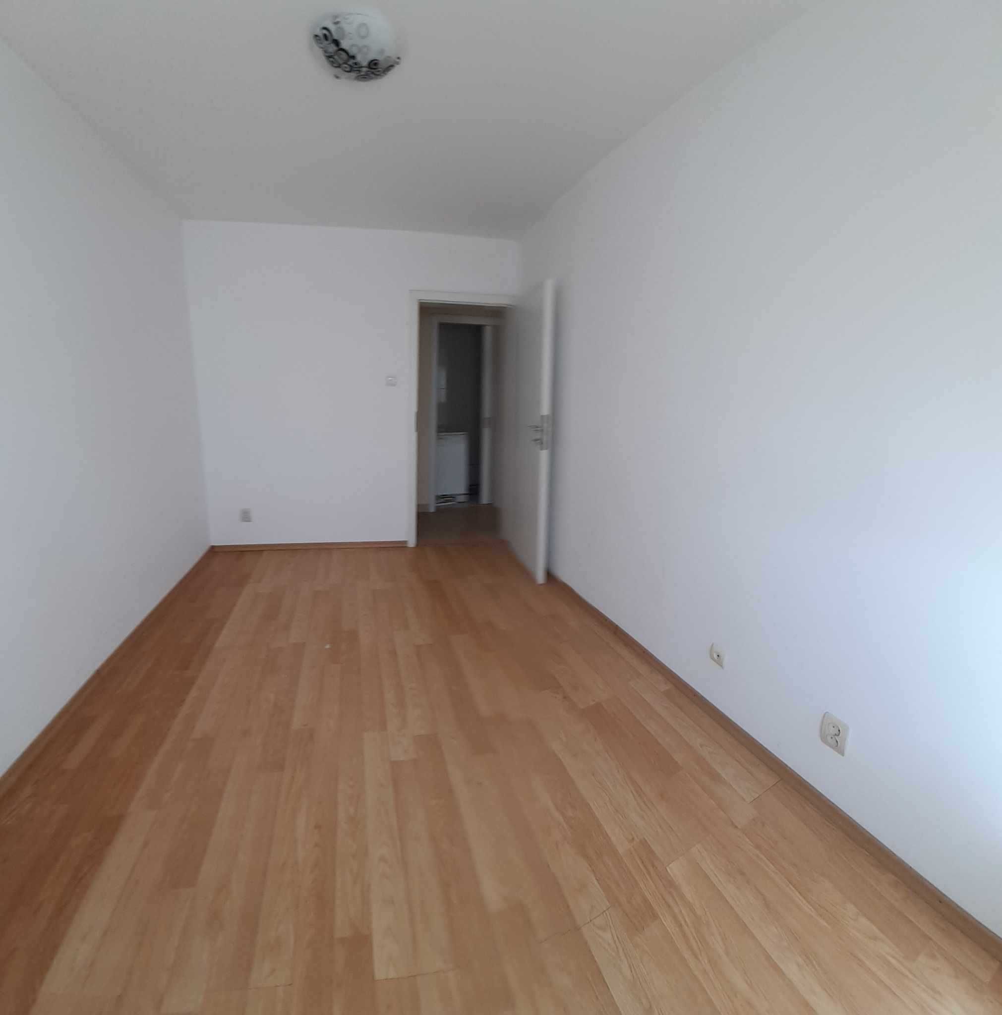 Apartament 3 camere , 2 bai zona IC FRIMU