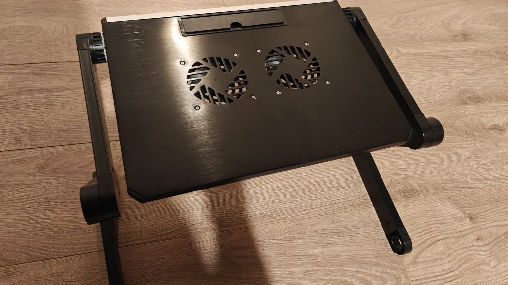 Охлаждаща поставка за лаптоп – алтернатива на standing desk