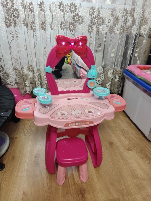 Măsuță de machiaj