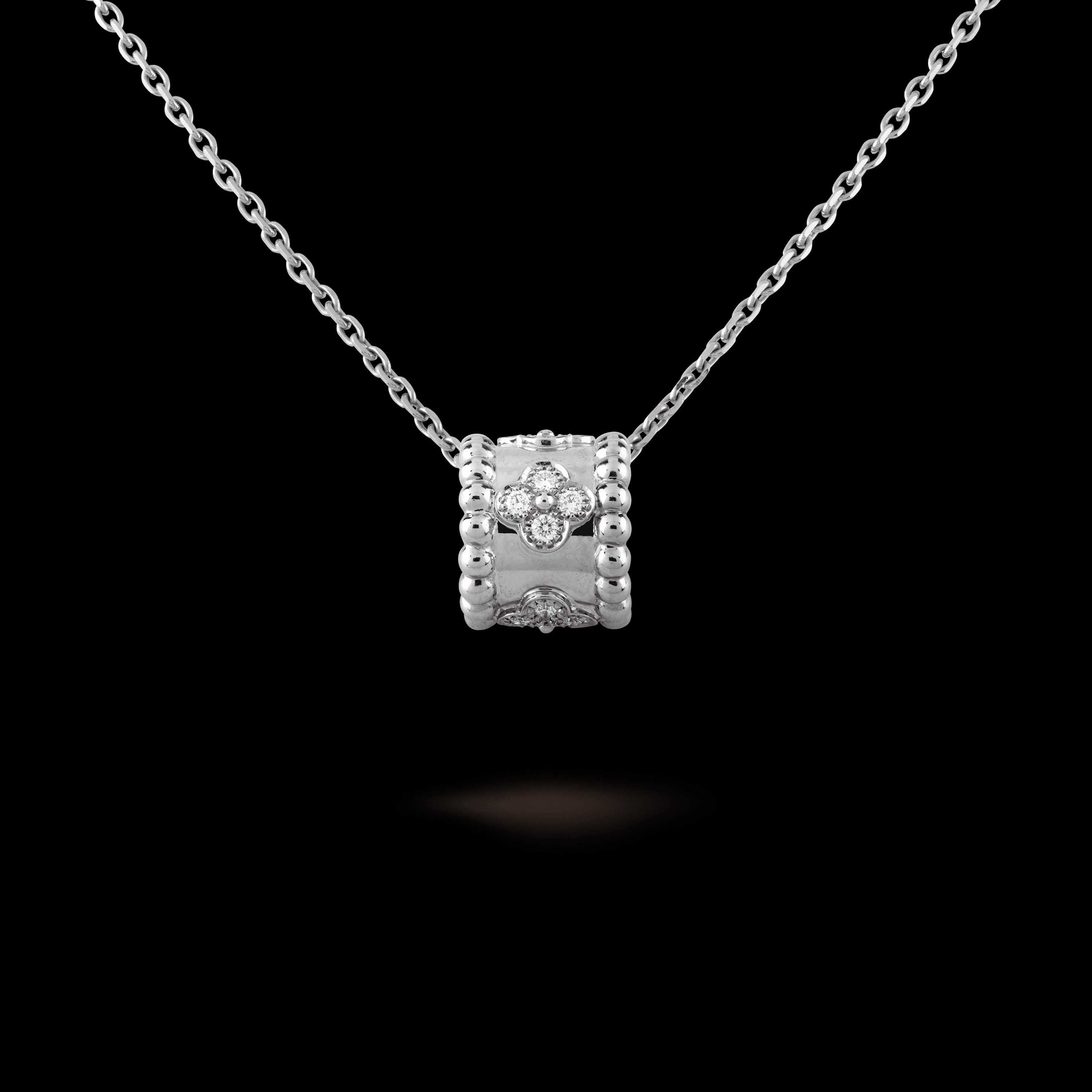 Van Cleef & Arpels VCA Silver Perlée Diamond Clovers Дамско Колие