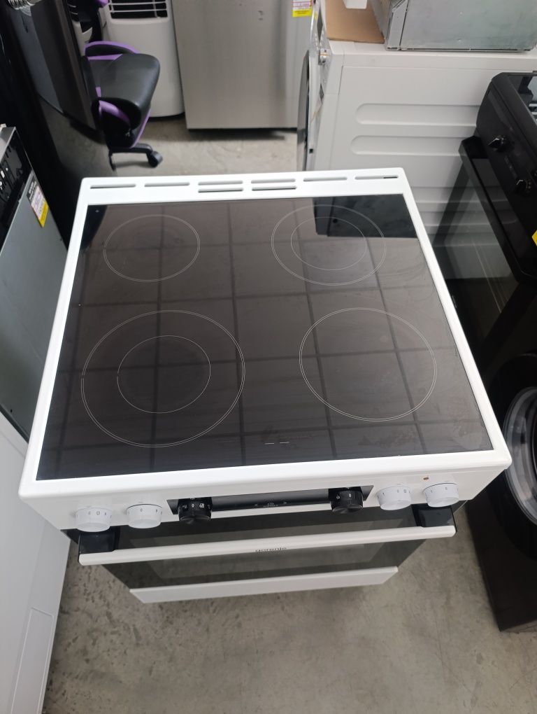 Фурна за вграждане Gorenje модел CEC6D71WB