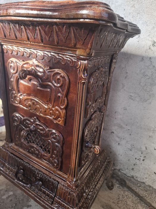 Vând soba veche fonta