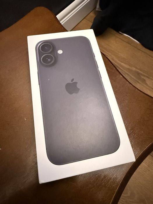 Нов Iphone 16 Black 128GB