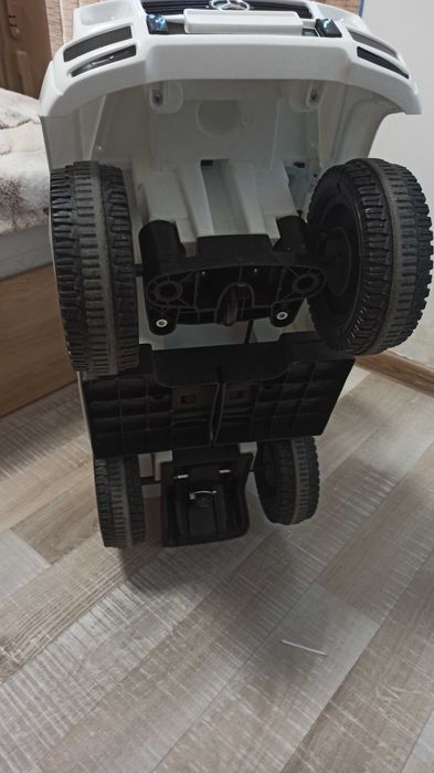 Ride-on с дръжка MERCEDES G350D БЯЛА