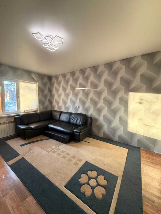 продается двухкомнатная квартира в районе Жилгородка