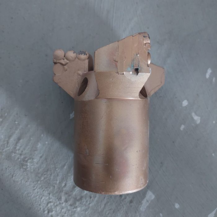 Vând utilaj de forat fîntîni