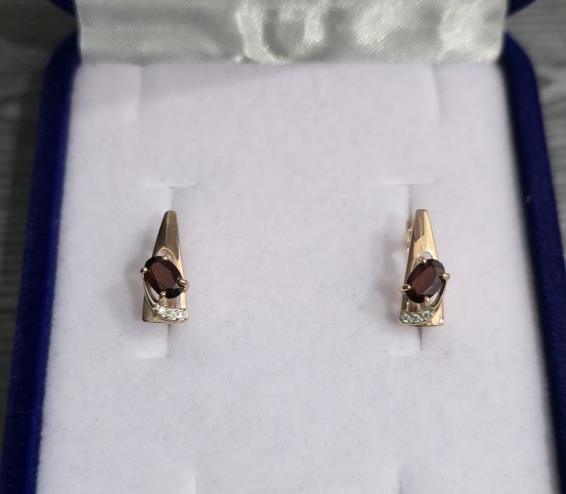 Золотоые серёжки вес 2.32гр 585пр Код 5891 Нур маркет