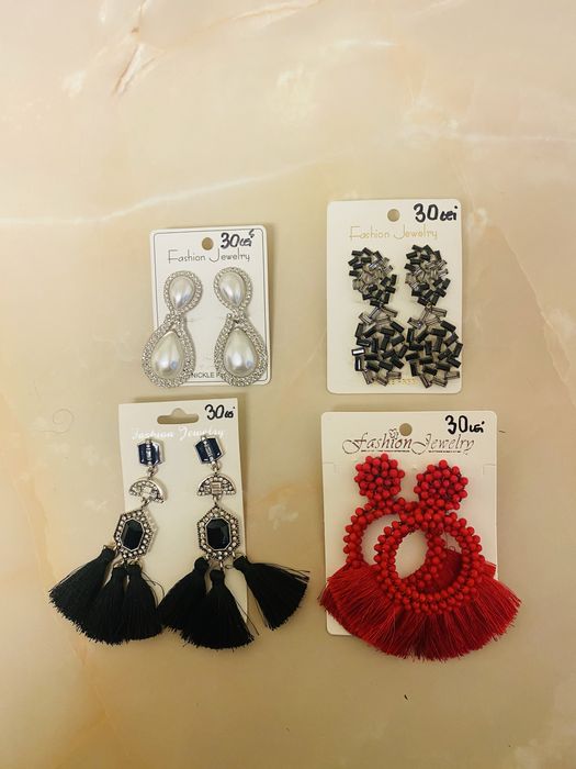 Cercei dama 30 lei/buc (nou)