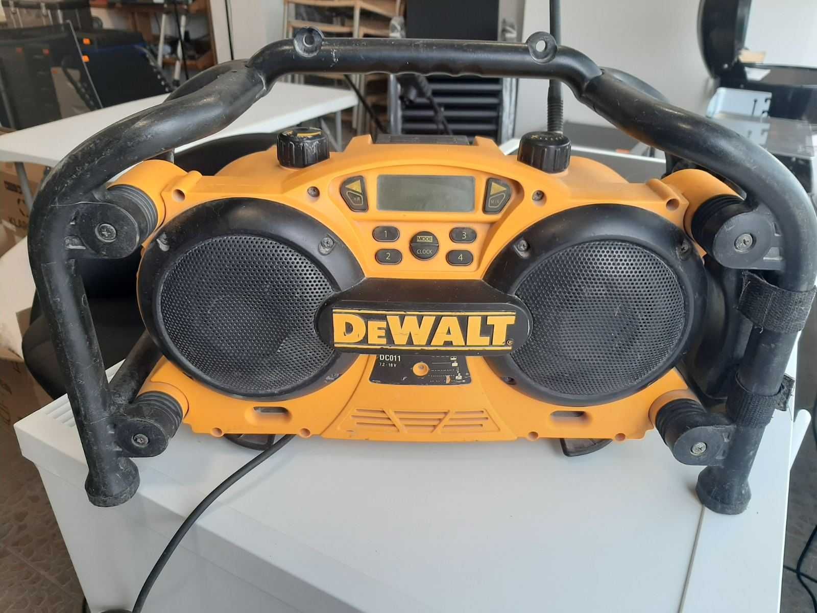 Строително радио DeWALT