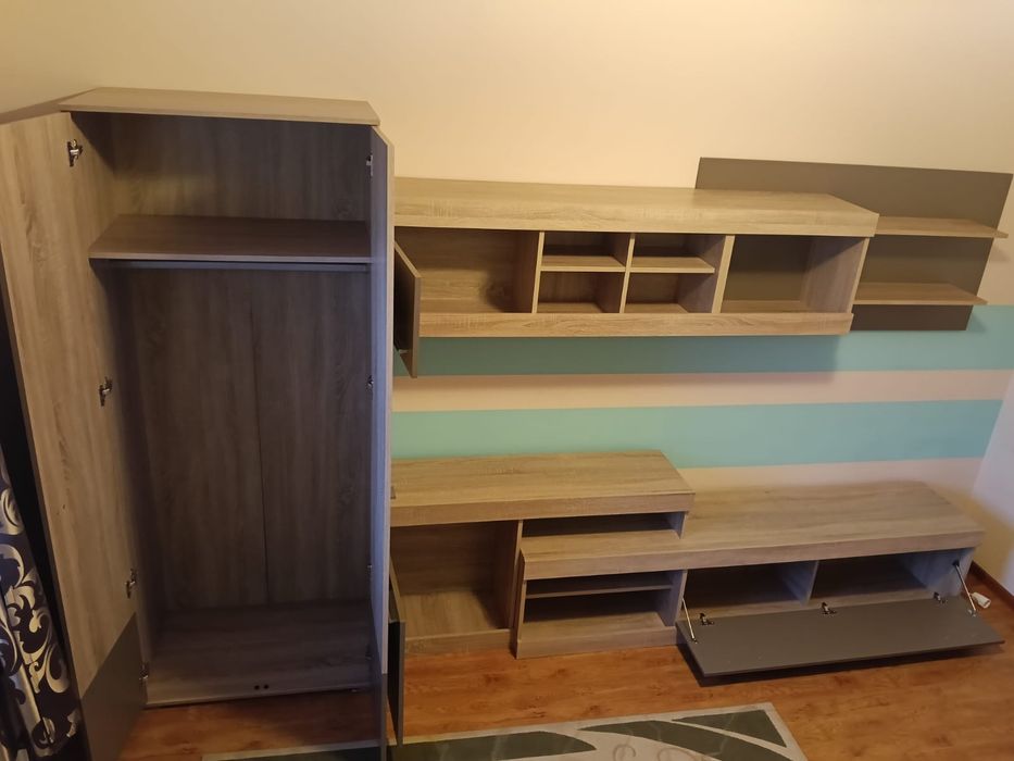 Mobila living cu dulap doua usi