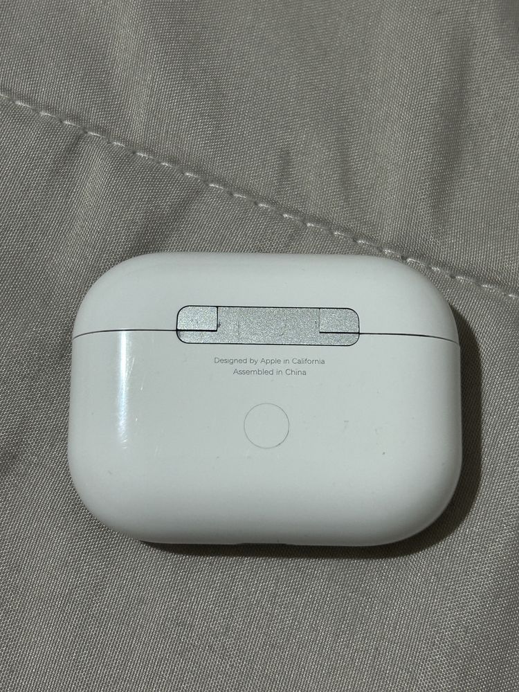 Продавам AirPods pro 2.