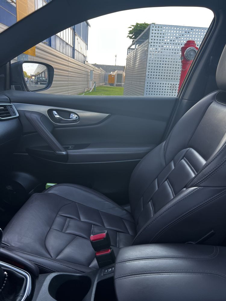 Nissan qashqai model tekna