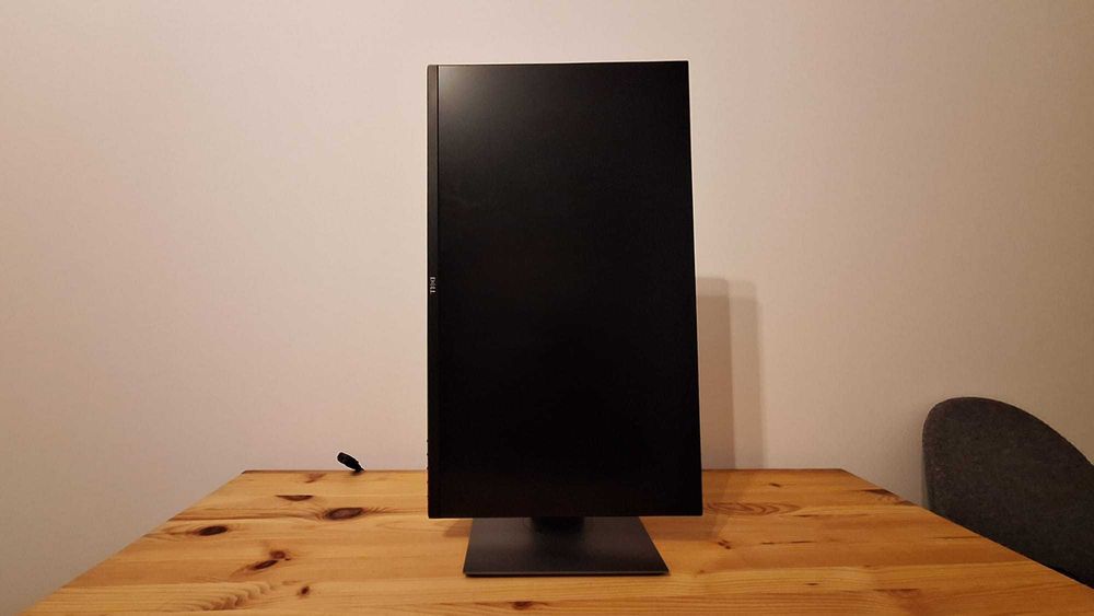 Monitor Dell P2719H 27″ IPS Full HD – stare bună, reglabil