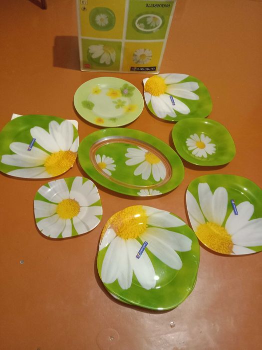 Продам тарелки ложки вилки, вазу