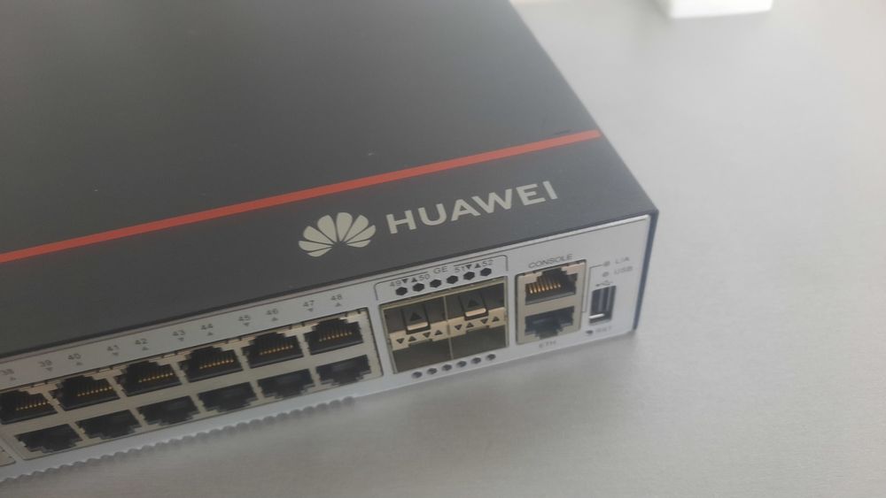 Коммутатор Huawei S1730S-S48T4S-1000 Base-TX 1000 мбит