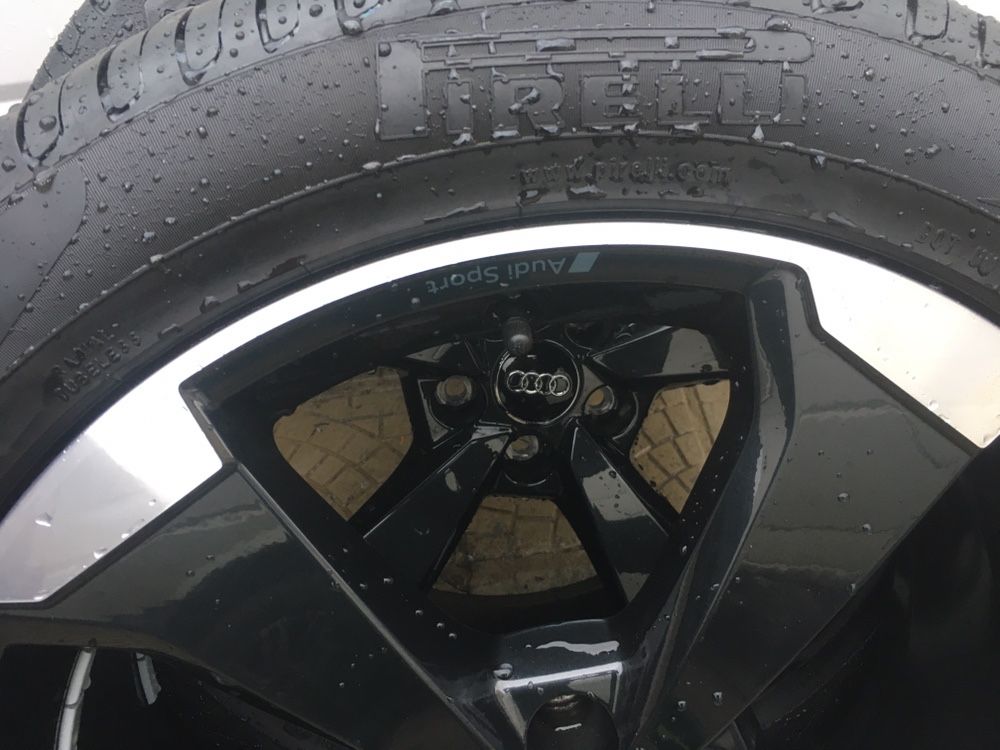 Комплект лети джанти от Audi 5x112 с летни гуми Pirelli 255/45/20