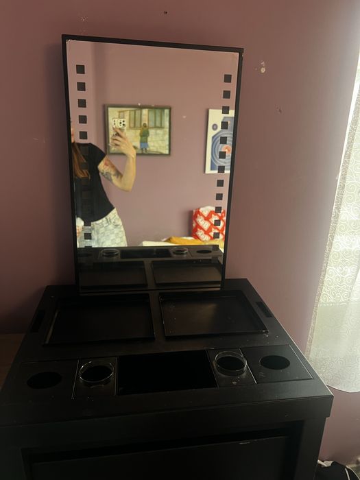 Masuta de machiaj metalica