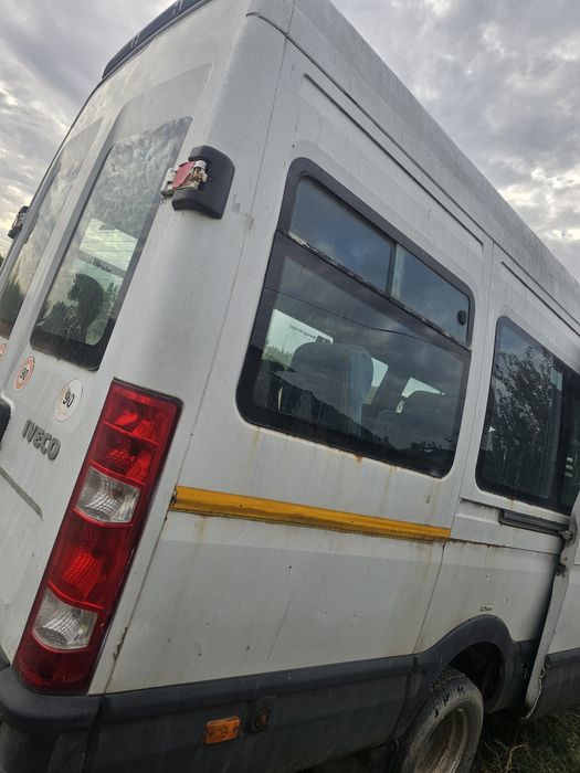 Geamuri iveco persoane