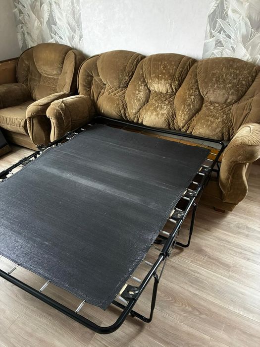 Продам диван и 2 кресла очень б/у