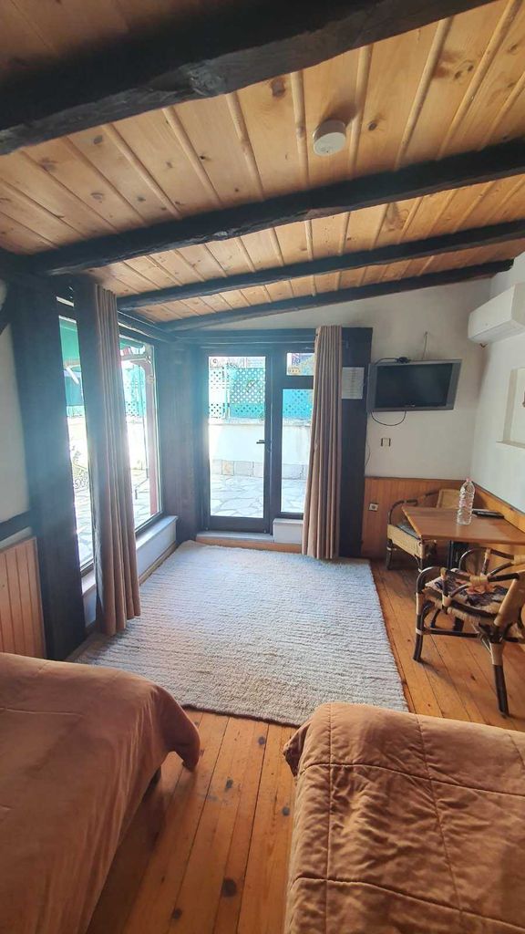 Дава се под наем Едностаен апартамент в Пловдив, Коматево - 45 кв.м за 234.6 € - Снимка #1