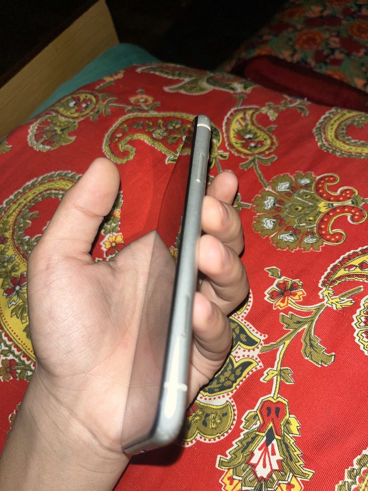 iPhone 11 продам