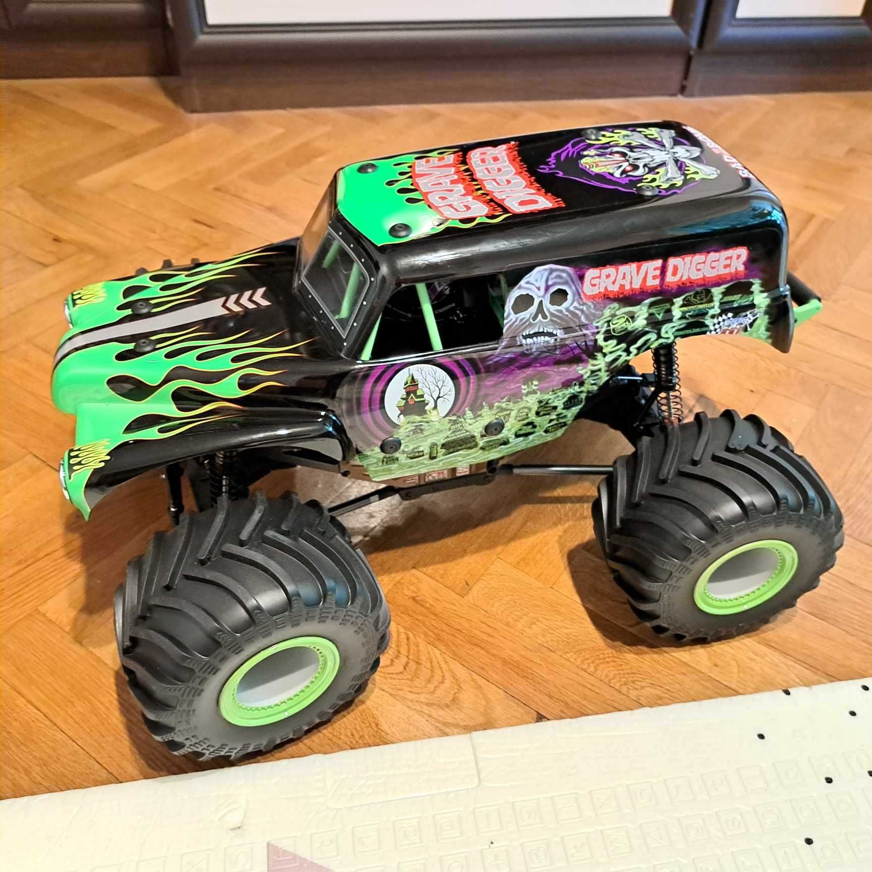 rc LOSI LMT 4X4 GRAVE DIGGER 1/8 4WD Бъги РЦ нитро hpi arrma traxxas