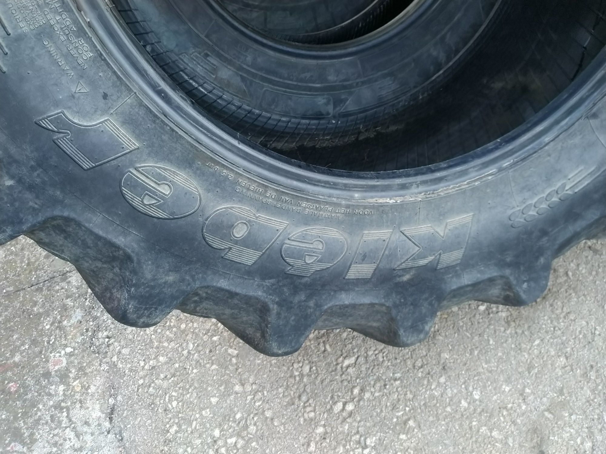 Гуми 380/85 R 28 или 14.9 R 28  250 лв. За бр.