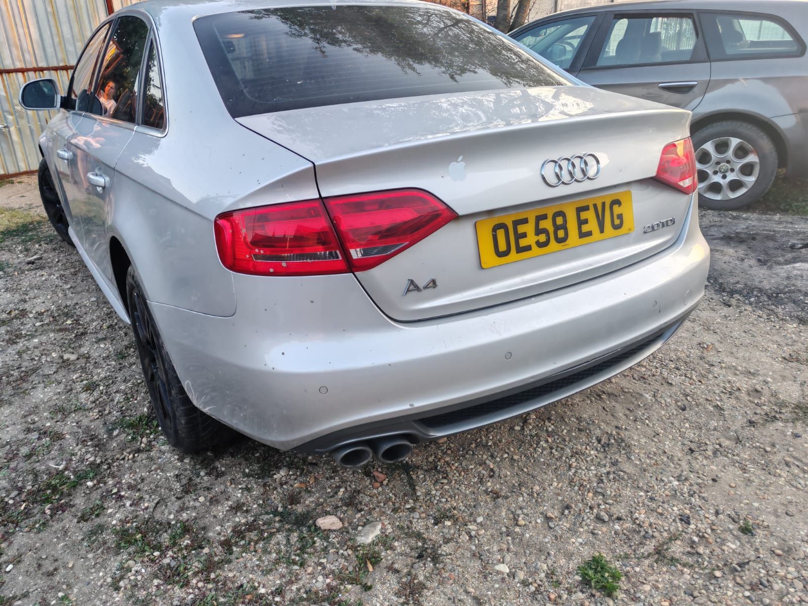 Audi A4 b 8 sline ușor avariat