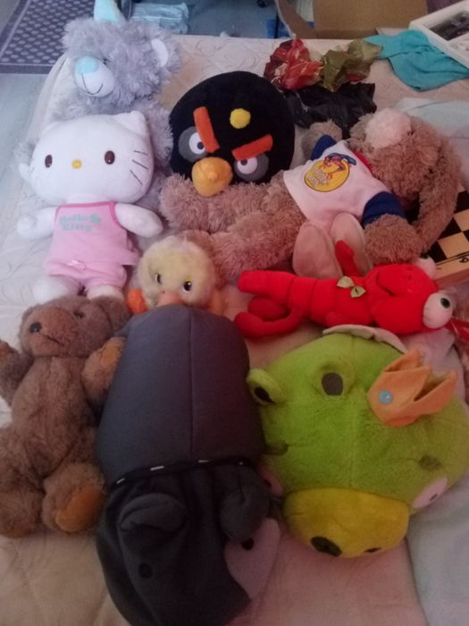 Продавам лот плюшени играчки и кукли