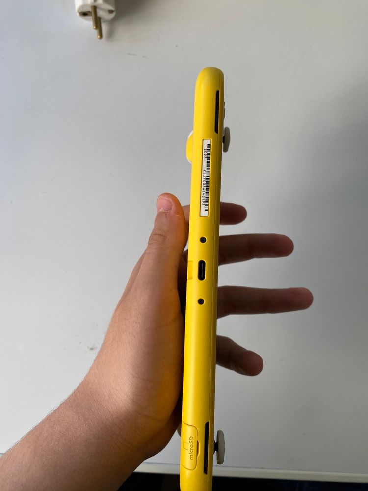 Nintendo Switch Lite galben+cutie+card 256gb+husă+încărcător|ca nou