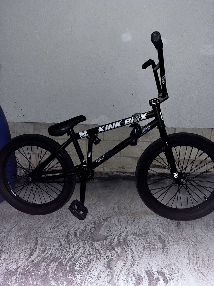 Vând Bmx Kink având zgârieturi minore