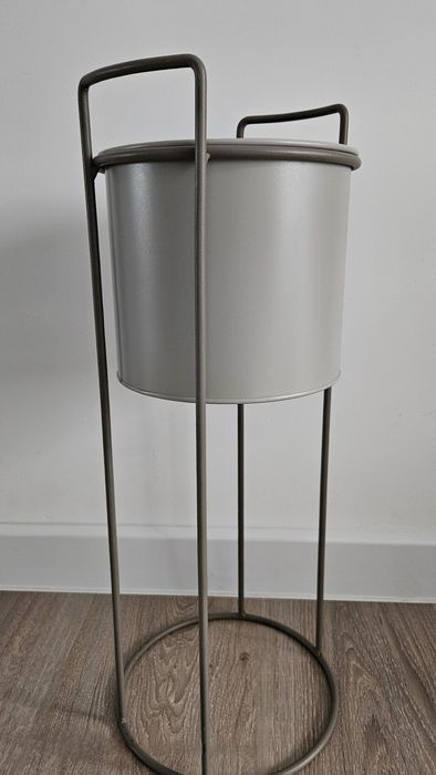 Suport metalic de flori