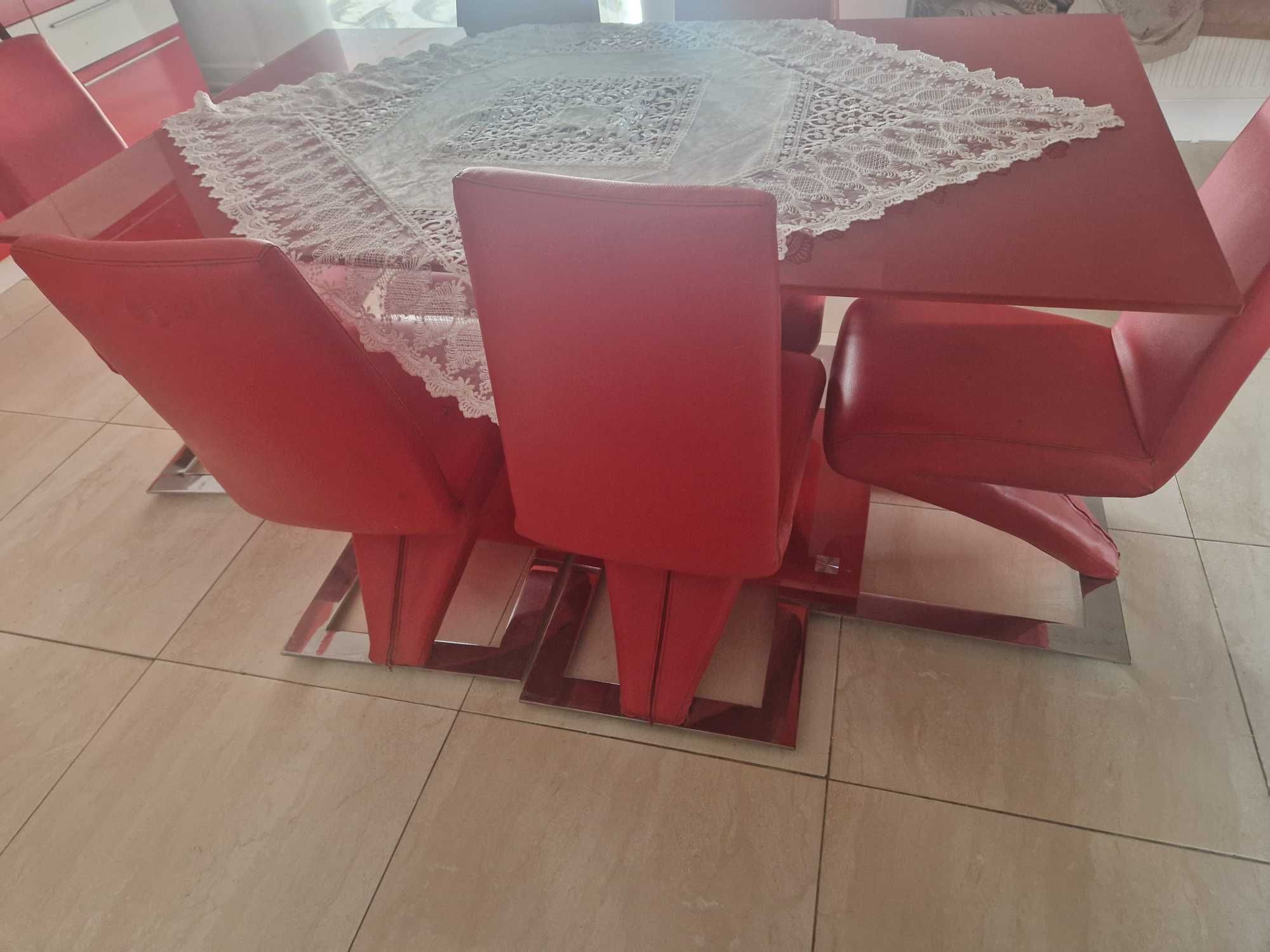 Masă cu 6 scaune