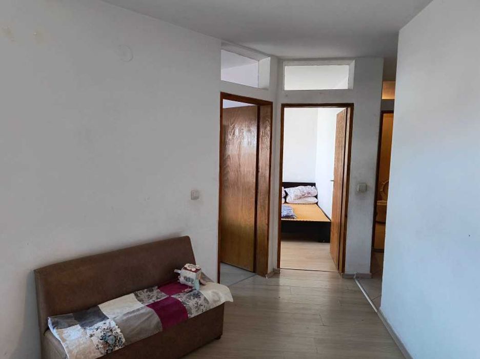 Дава се под наем Тристаен апартамент в София, Център - 75 кв.м за 612 € - Снимка #2