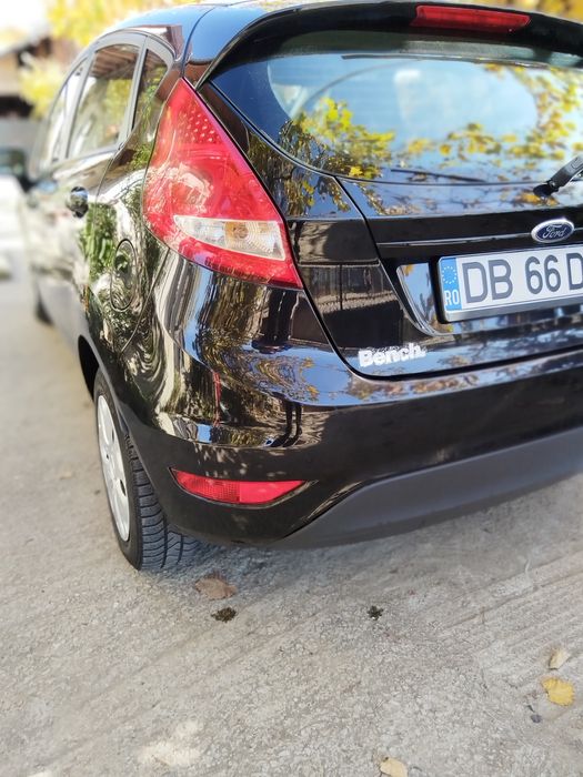Vând Ford Fiesta 1.2 benzina 2010, euro 5