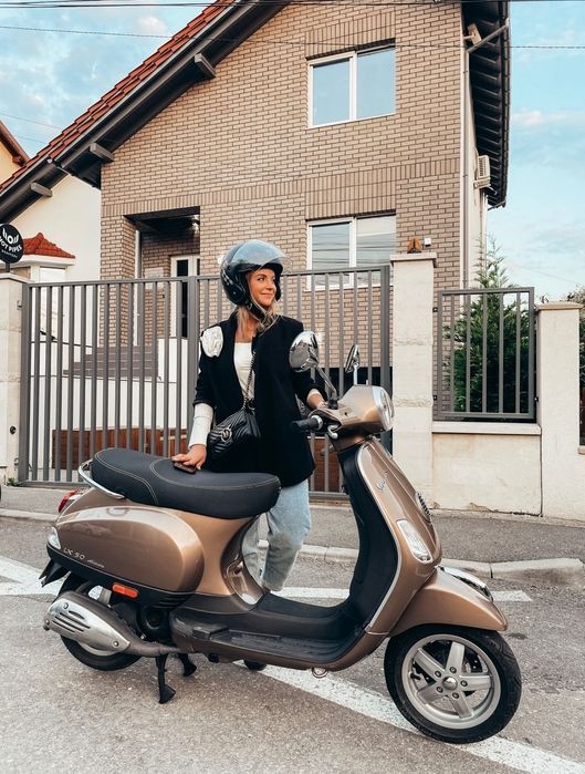 Scuter Vespa Piaggio an 2011- 8000 km